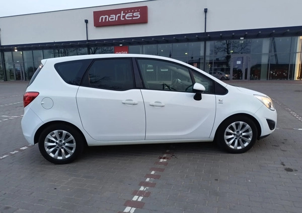 Opel Meriva cena 29900 przebieg: 111700, rok produkcji 2013 z Czersk małe 277